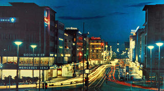 Als in den Planken noch Autos fuhren und in O 7 ein Autohaus war: Blick vom Wasserturm auf die Planken 1968.
