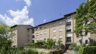 "Housing First": In diesem Doppelhaus in der Ilse-Krall-Straße in Kirchheim wird demnächst die erste Wohnung nach dem neuen System vermietet.