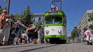 Die historischen Bahnen begeistern die Fans.