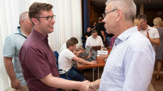 Marius Schmidt (l.) nahm die Niederlage äußerlich gelassen. Gerne hätte er Gottfried Störmer im Amt beerbt.