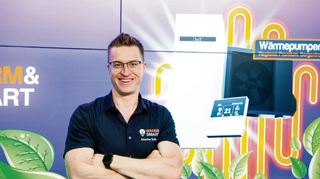Sascha Schalk, Besitzer von Warm & Smart in Ludwigshafen, könnte mehr Wärmepumpen einbauen, als er und seine 20 Beschäftigten bewältigen können.