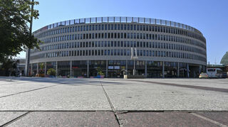 Der Berliner Platz in Ludwigshafen ist größtenteils eine Steinfläche, auf der es besonders warm wird.