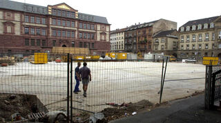 Der Herschelplatz während des Baus der Tiefgarage.