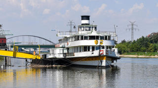 Das Museumsschiff auf dem Neckar.