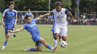 Samuel Abifade (re.) war mit vier Treffern bester Torschütze des SV Waldhof beim VfR Frankenthal. Die Partie beim A-Ligisten endete 12:0.