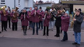 Mit seiner Kurrende an Heiligabend erfreut der Posaunenchor die Menschen in Hofheim. Der Verein kann sich in diesem Jahr über einen Vereinsförderpreis freuen.