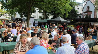 Besucher auf dem 17. Lanz-Park-Fest im Stadtteil Lindenhof.