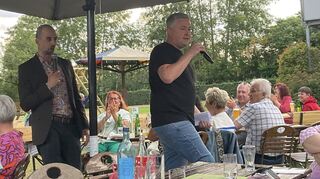Luca Brosius und Andreas Kirsch unterhielten die Gäste in der Bibliser Gaststätte Bruchweiher.
