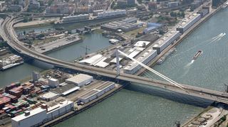Ein Gutachten soll bis Anfang kommenden Jahres Klarheit bringen, welche Sanierungsarbeiten an der Kurt-Schumacher-Brücke zu machen sind.