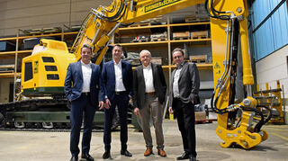 Tobias Volckmann, Achim Ihrig, Heinz Scheidel (von links) führen zu dritt die D&S-Geschäfte weiter. Karlheinz Heffner (rechts) geht in Ruhestand. © Thomas Tröster