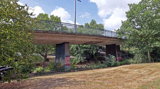 Die Mannheimer Schlossgartenrampe, besser bekannt als Stelzenbrücke, ist seit 2024 für den Stadtbahnverkehr gesperrt.