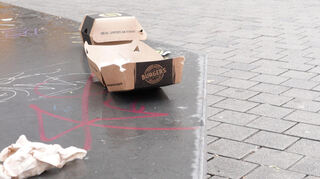 Um die Vermüllung einzudämmen, gibt es in Tübingen seit 2022 eine Steuer auf Einwegverpackungen.
