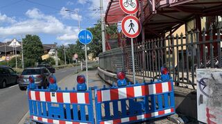 Die Absperrung auf Höhe der Bibienastraße von der Innenstadt aus kommend.