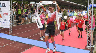 Nils Lorenz (SV Nikar Heidelberg) legte den Grundstein für seinen Sieg in Ladenburg bereits auf der 42 Kilometer langen Radstrecke.
