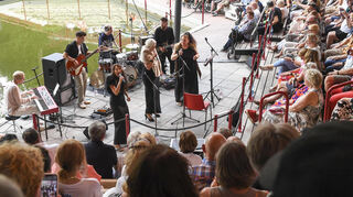 Zu Ehren Aretha Franklins: Konzert auf der Seebühne in Mannheim.