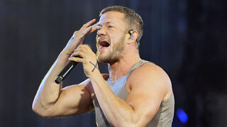 Frontmann Dan Reynolds beim Konzert von Imagine Dragons im Deutsche Bank Park in Frankfurt.