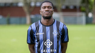Emmanuel Iwe steht das blau-schwarze Trikot. Nach einem Jahr in Sandhausen ist er nun beim Waldhof gelandet.