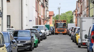 In den Friedrichsfelder Straßen kann es eng werden, hier die Parksituation in der Main-Neckar-Bahn-Straße.