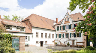 Der Gutshof der BASF in Limburgerhof bietet einen wunderbaren Rahmen für die exklusive Weinprobe mit Barbecue.