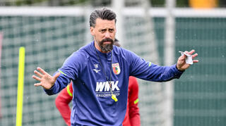 Kommunikator auf und neben dem Platz: Sandro Wagner weiß um die Herausforderung bei seiner ersten Station als Bundesliga-Chefcoach in Augsburg.
