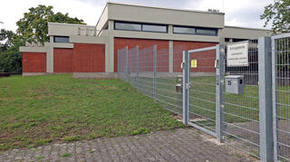 Die Justus-von-Liebig-Schule will ihren Standort an der Dresdener Straße nicht aufgeben.