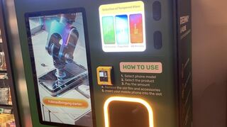 An diesem Automaten kann man sein Handy-Display mit Panzerglas verstärken.
