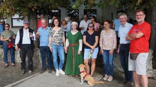 Die Stiftungs-Initiative für die Strahlenburg im Gespräch mit den Eigentümern des Schriesheimer Wahrzeichens