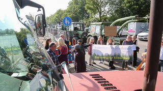Schon 2019 wurde in Weinheim die Gemeinderatsdebatte über das geplante Gewerbegebiet Hintere Mult von Protesten begleitet.
