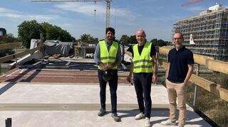 Noch endet die Auffahrt von der Vogelstang-Seite aus im Nichts: MWSP-Chef Achim Judt (M.), Projektleiter Farsad Tawakol (l.) und Sprecher Heiko Brohm.