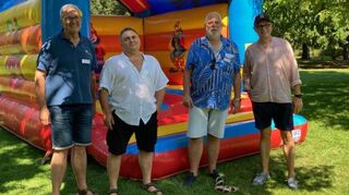 Von links: die Vorstandsmitglieder des Fördervereins Martin Sikora, Hagen Grundmann, Rudi Strunk und Stadtrat Bernhard Boll (SPD).