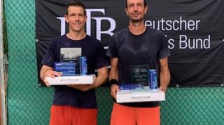 Thomas Bär (l.) mit seinem Finalgegner Sebastian Schiessl aus Straubing.