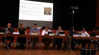 Über die Zukunft der Schönau diskutierten (v.l.) Petar Drakul, Oliver Brümmer, Benedikt Sand von der Stadtverwaltung sowie Stadtrat Claudius Kranz und Bürgerdienstleiterin Michaela Diehl.