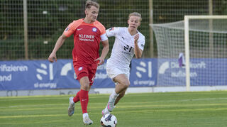 Vincent Hofer (r.) behielt am Mittwoch im Elfmeterschießen die Nerven. Er sicherte den 8:7-Sieg gegen Pforzheim.