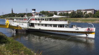 Das Museumsschiff an seiner Liegestelle in Mannheim am Neckar.