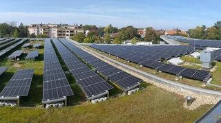 Die PV-Anlage auf dem Dach der Martinsschule in Ladenburg.