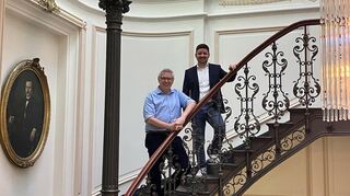 Thorsten Riehle (l.), Bürgermeister und Verwaltungsratsvorsitzender des städtischen Leihamts, und Anton Meinzer, neuer Leiter des Leihamts.