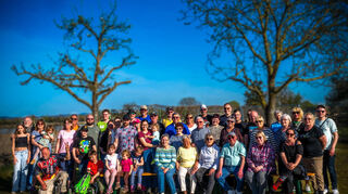 Die Vogelparkgruppe und ihre Helfer freuen sich über das 70-jährige Bestehen.