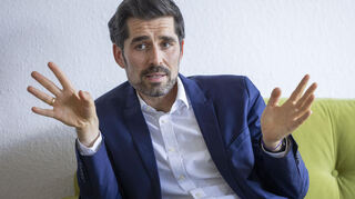 Sven Teuber (SPD), Bildungsminister von Rheinland-Pfalz, hat die Neuerung am Morgen des ersten Schultags bekanntgegeben. Der Zeitpunkt stößt auf Kritik.