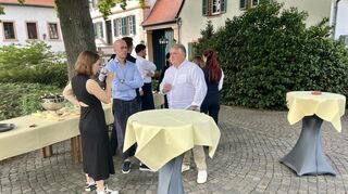 Fachleute unter sich: Rings-Önologin Julia Nopora (v.l.), BASF-Weinkellervertriebsleiter Marc Oliver Heilos und „MM“-Projektredakteur Stephan Eisner.