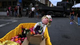 Die Kerwe-Schlumpel wurde von der Kerwebagage zum Stich in Sandhofen gezogen.