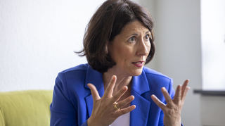 „Die Zeit der großen Mengen mit niedrigerer Qualität ist vorbei“, sagt Daniela Schmitt (FDP), Ministerin für Wirtschaft, Verkehr, Landwirtschaft und Weinbau des Landes Rheinland-Pfalz.