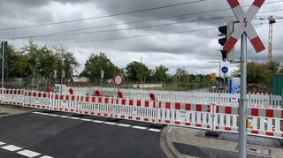 Seit zwei Jahren gesperrt, an diesem Wochenende aber für 30 Stunden offen: der Bahnübergang am Mannheimer Platz der Freundschaft auf Franklin.