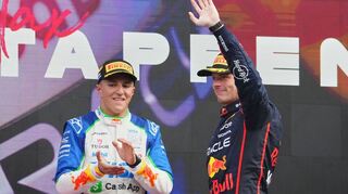 Bald Teamkollegen? Isack Hadjar und Max Verstappen auf dem Podest.