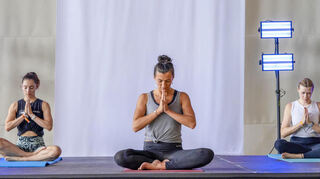 Neben Ausdauer und Kraft spielen auch Kurse für die mentale Fitness eine große Rolle. Yoga, Pilates und mehr können beim IFAA Fitness Festival ausprobiert werden. Und dieses Jahr sogar auch Selbsthypnose.