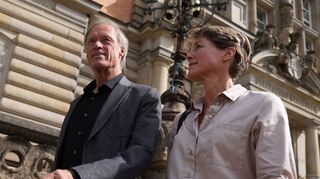 Delling und Block auf dem Weg ins Gericht.
