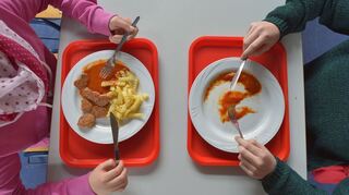 Ein gemeinsames Mittagessen hat einen verbindenden Charakter. (Symbolbild)