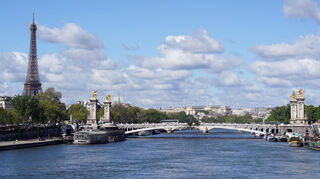Die Brücke Pont Alexandre III, die die Seine in Paris überspannt. Die französische Hauptstadt ist mit dem Zug nur rund drei Stunden von Mannheim entfernt.