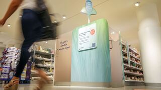 Ärzteverbände kritisieren die neuen Gesundheitsdienstleistungen der Drogeriemarktkette.