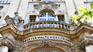 Bei der Berliner Justiz sind Dutzende Verfahren im Streit über die Visavergabe an Afghanen mit Aufnahmezusage eingegangen. (Symbolbild)