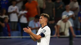 Joshua Kimmich findet nach der Niederlage in Bratislava klare Worte.